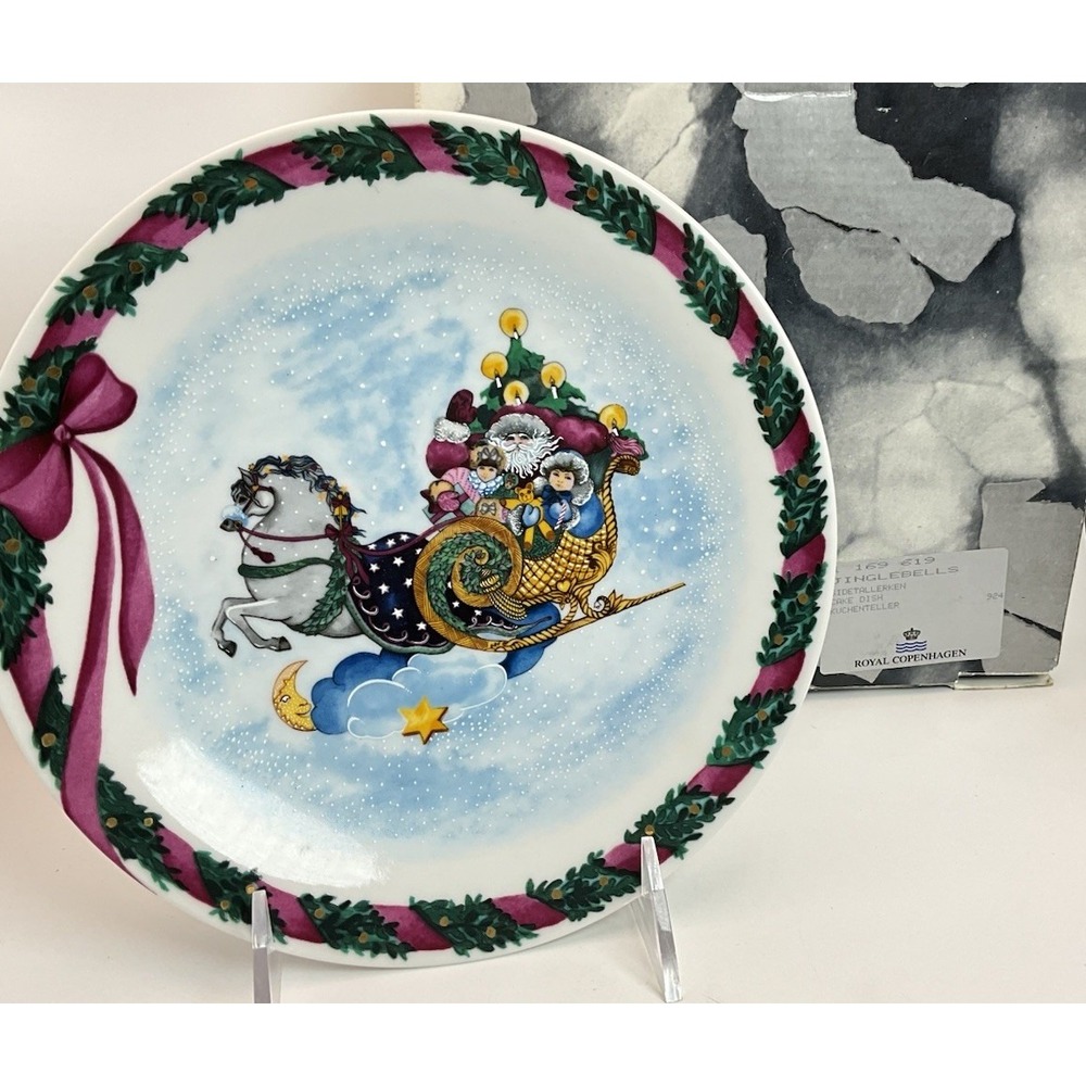 Royal Copenhagen Denmark Jingle Bells Christmas Santa on Sleigh 8" Plate GREAT